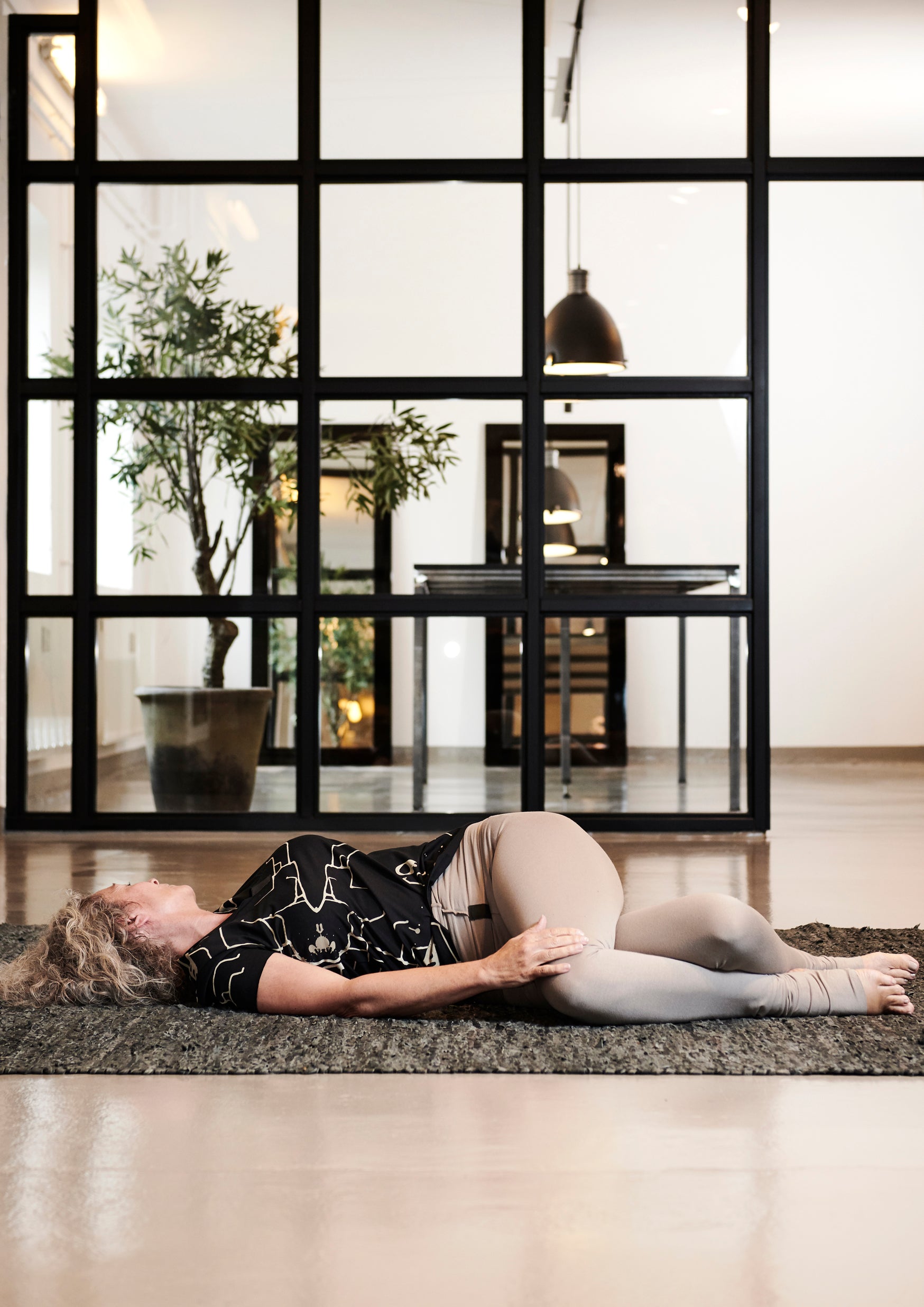 HENRIETTE STEFFENSEN COPENHAGEN YOGA BLUSE - 96045 BLUSER jersey YOGA ART PRINT BLACK 100