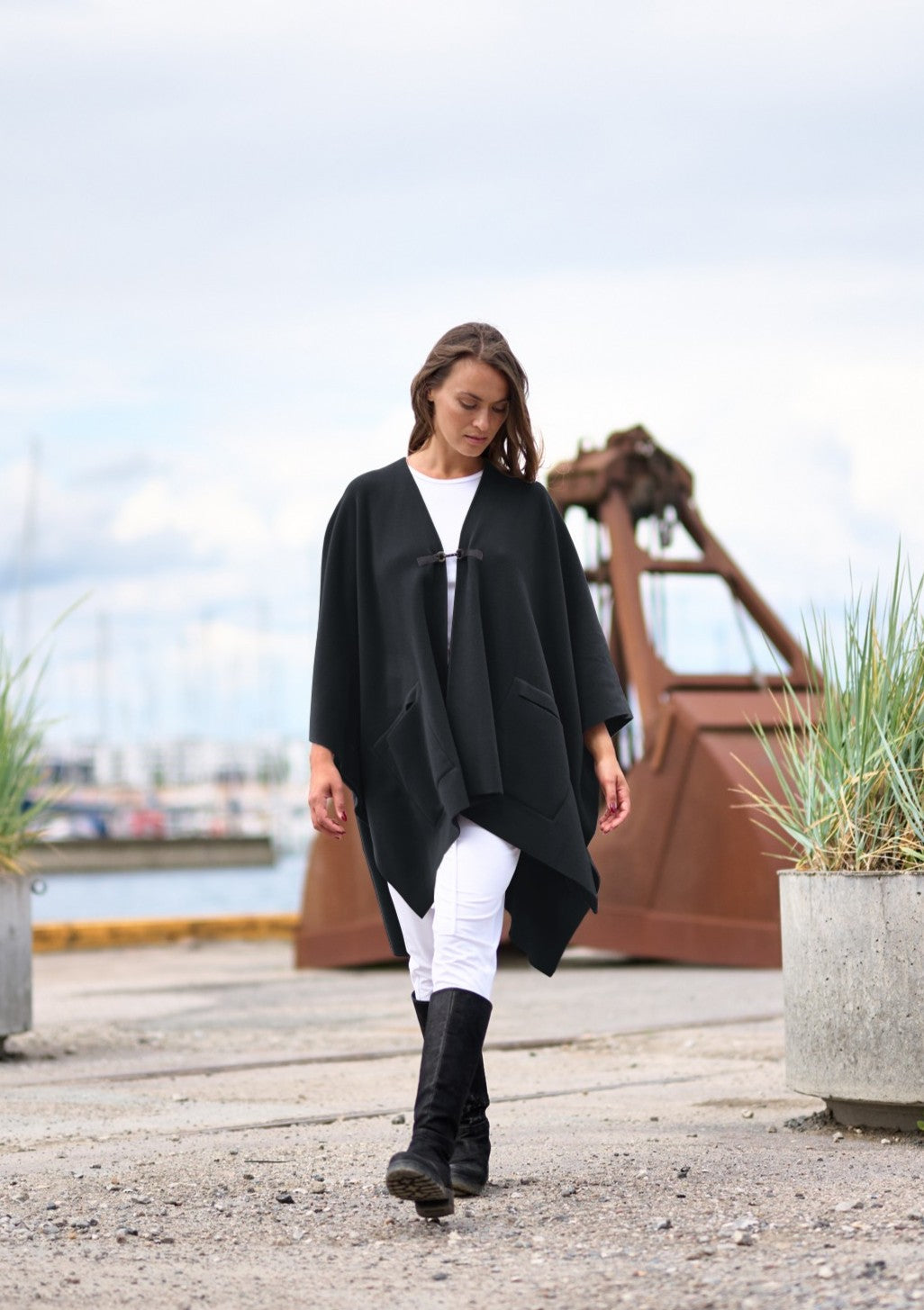 HENRIETTE STEFFENSEN COPENHAGEN CAPE - 4120 PONCHOS SOFT BLACK 914