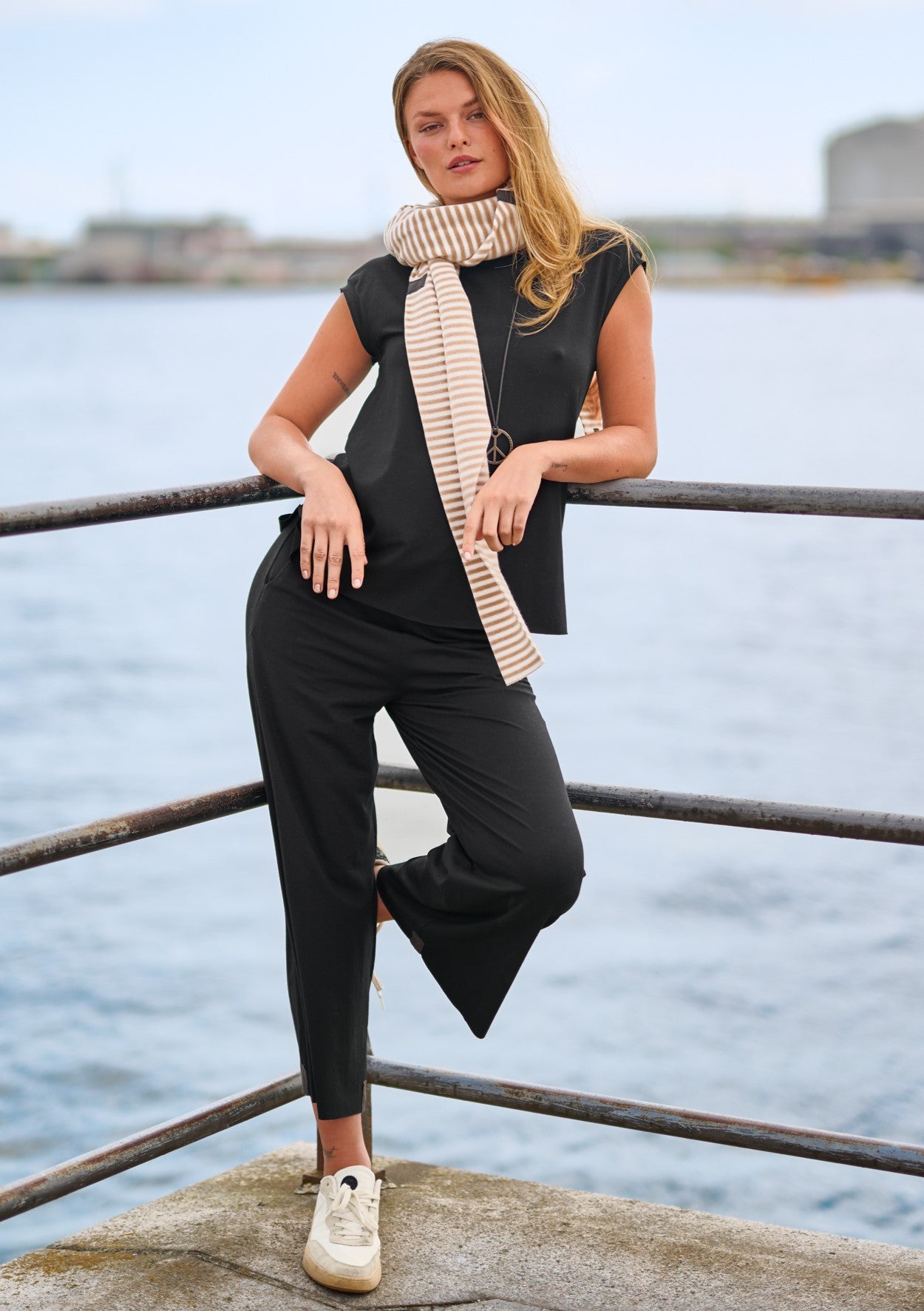 HENRIETTE STEFFENSEN COPENHAGEN DREIECKIGER SCHAL - 4051 SCARFS STRIPES C&O 789