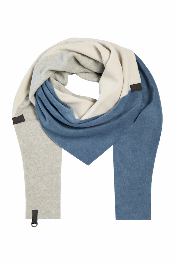 HENRIETTE STEFFENSEN COPENHAGEN DREIECKIGER SCHAL NO WASTE - 4078NW SCARFS DUSTY BLUE/KIT/SAND 732