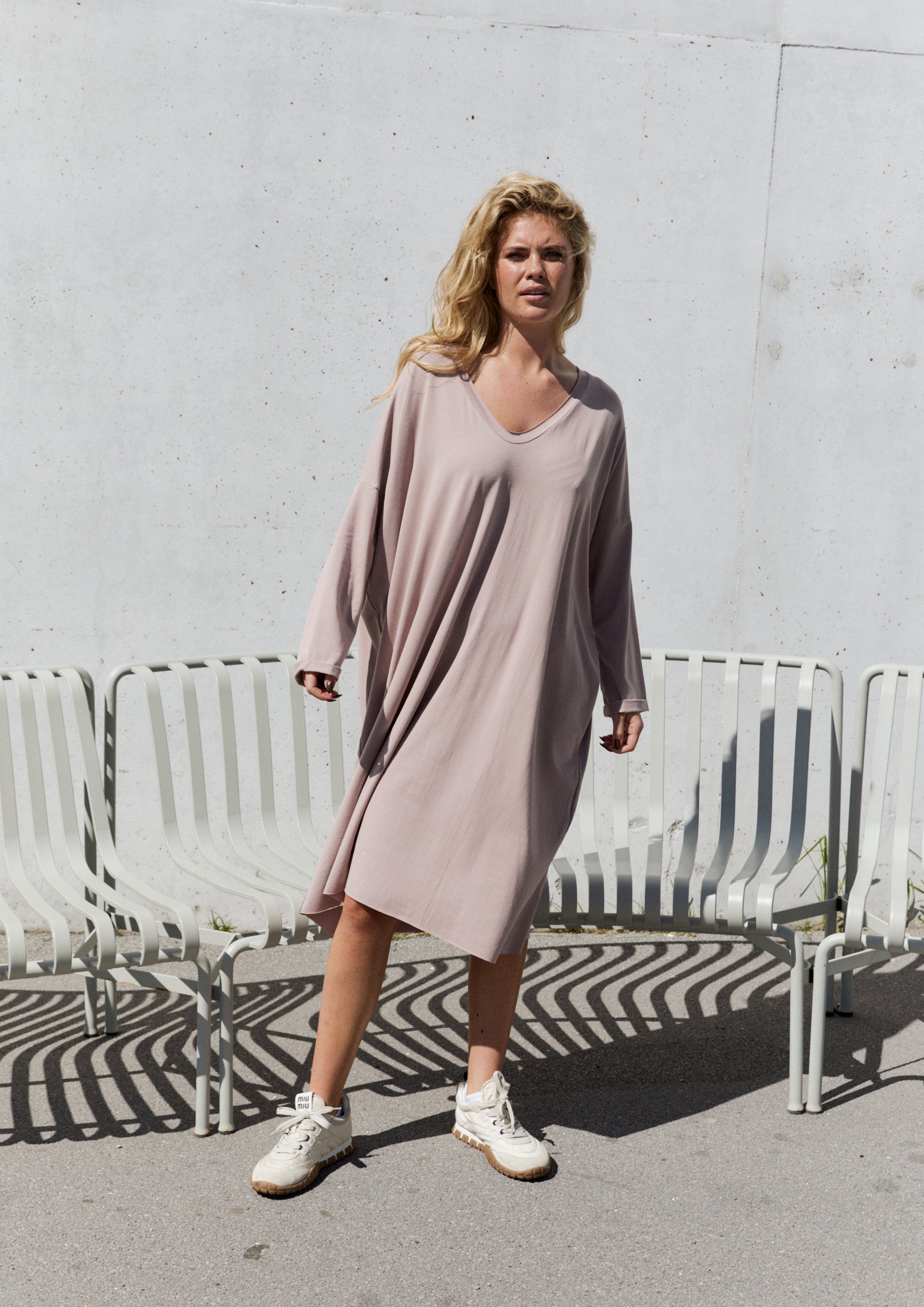 HENRIETTE STEFFENSEN COPENHAGEN KLEID OVERSIZE - 98043 KJOLER NUDE 401