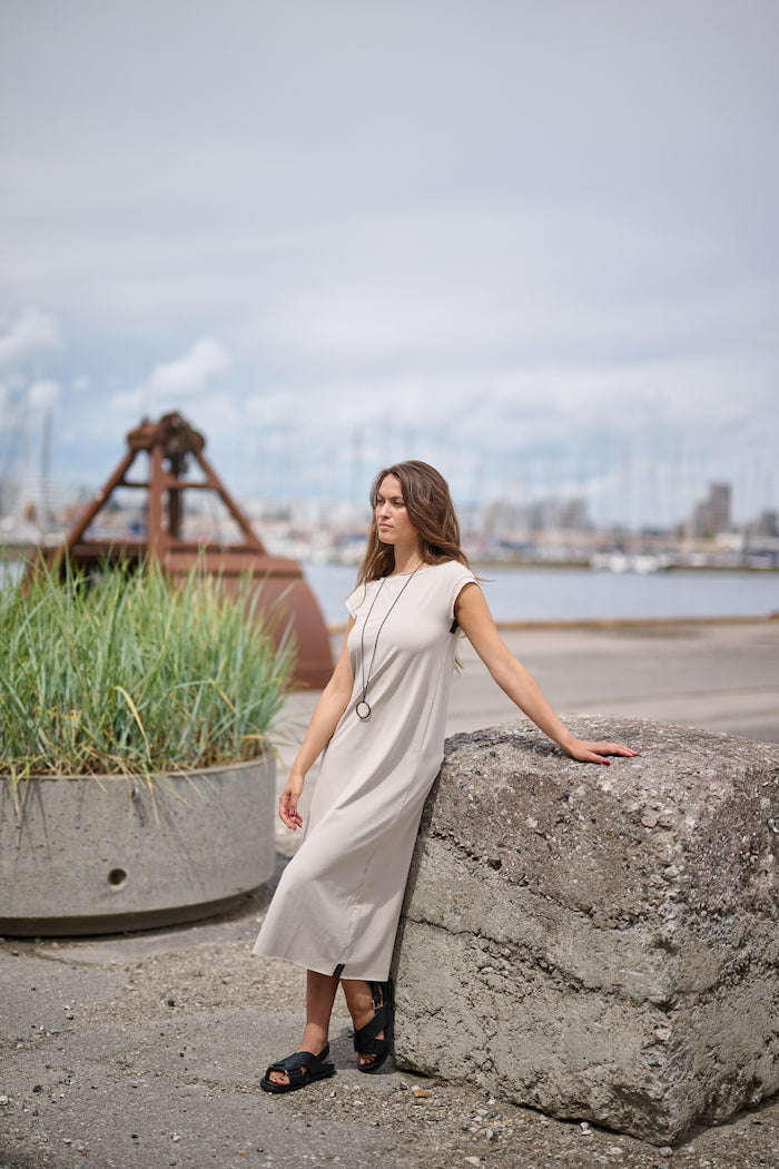HENRIETTE STEFFENSEN COPENHAGEN LANGE KLEID MIT SCHMUCK - 98055 KJOLER KIT 831