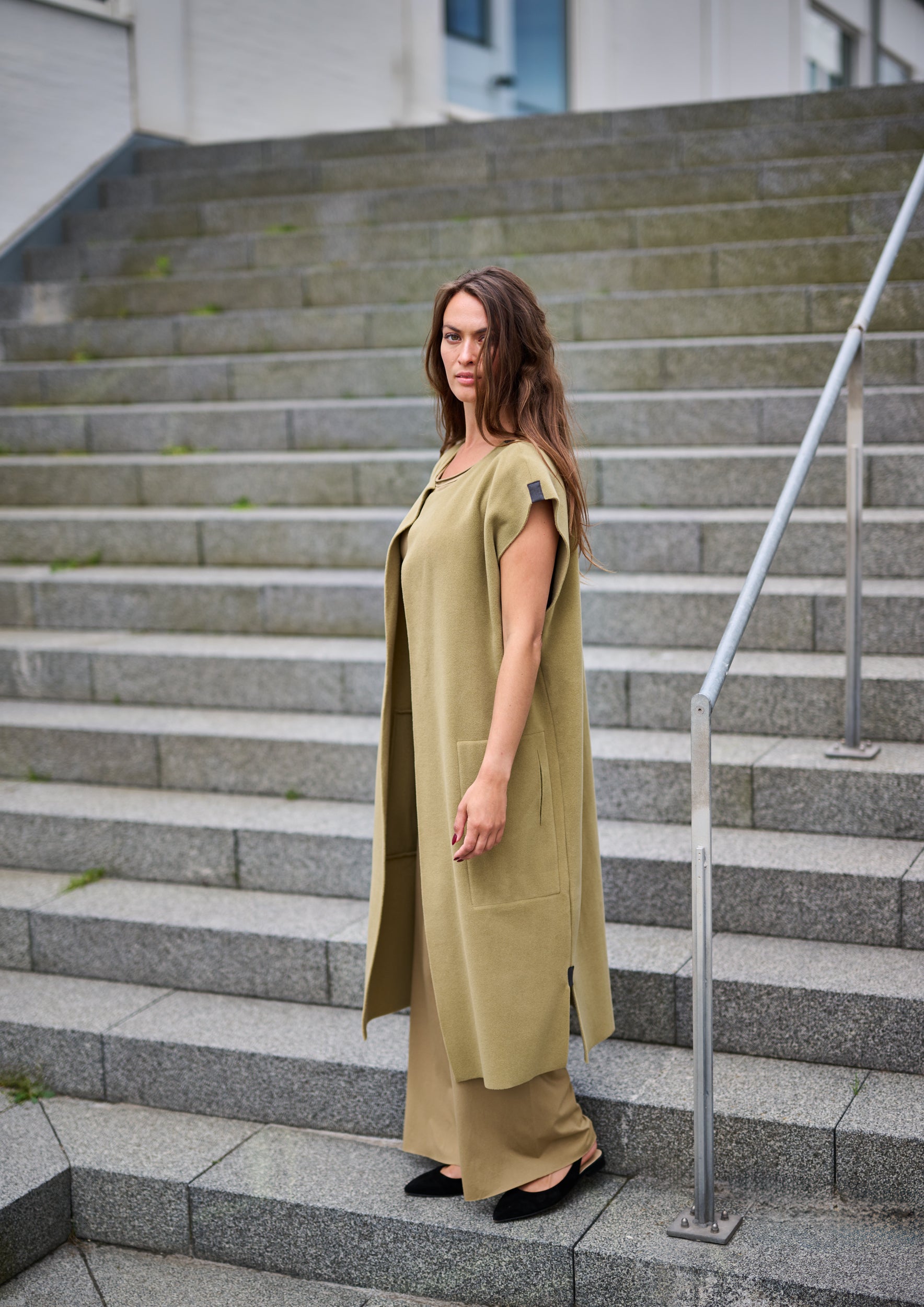 HENRIETTE STEFFENSEN COPENHAGEN LANGE WESTE - 7169 VESTS OLIVE 655