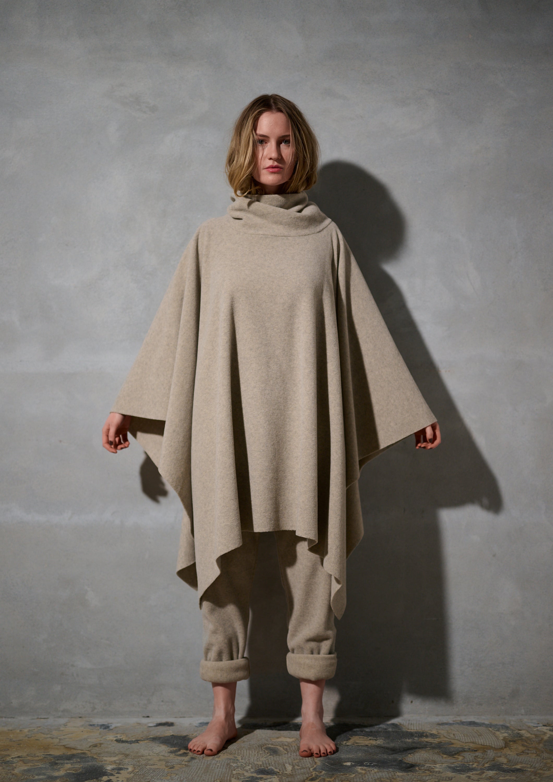 HENRIETTE STEFFENSEN COPENHAGEN LOUNGE PONCHO DAMEN - 4081 PONCHOS SAND 805