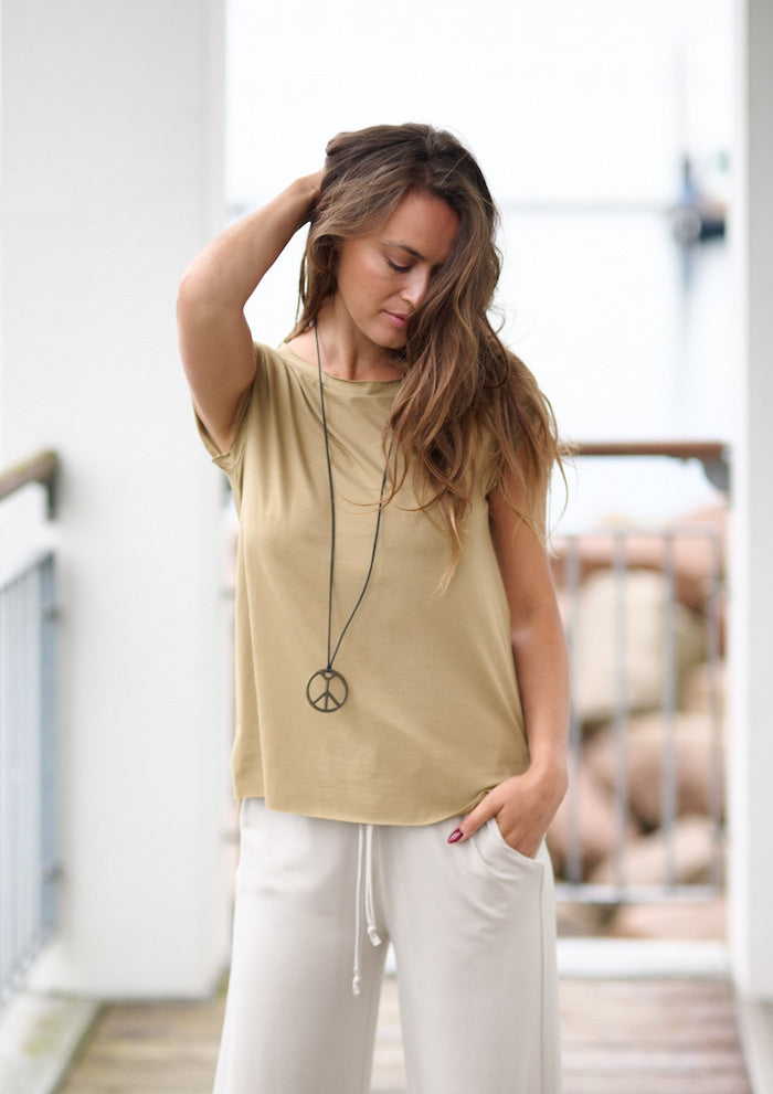 HENRIETTE STEFFENSEN COPENHAGEN TOP MIT HALSKETTE - 96080 T-SHIRTS OLIVE 655