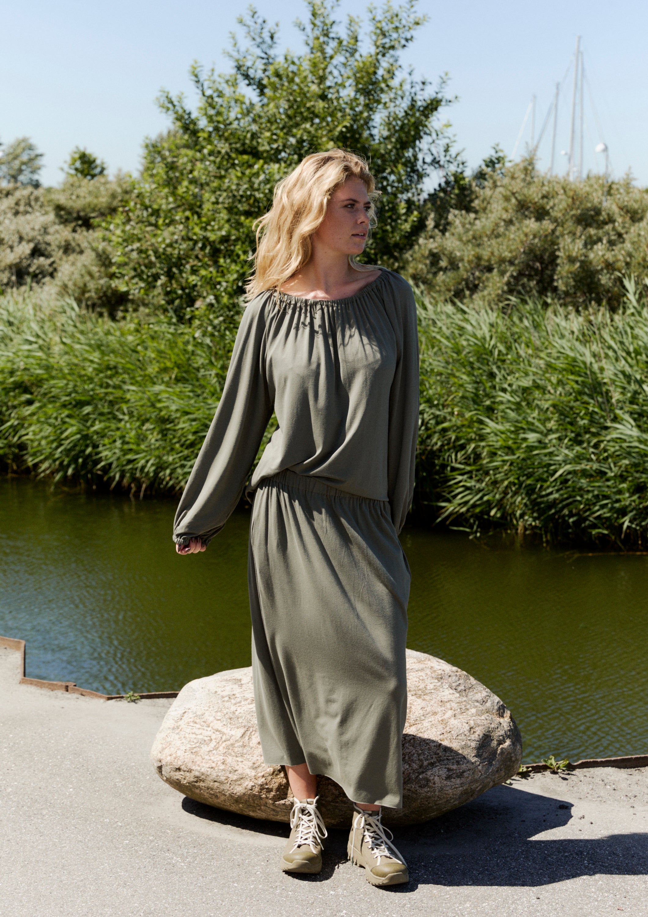 HENRIETTE STEFFENSEN COPENHAGEN ALL DAY BLUSE - 96104 BLUSER DUSTY GREEN 609