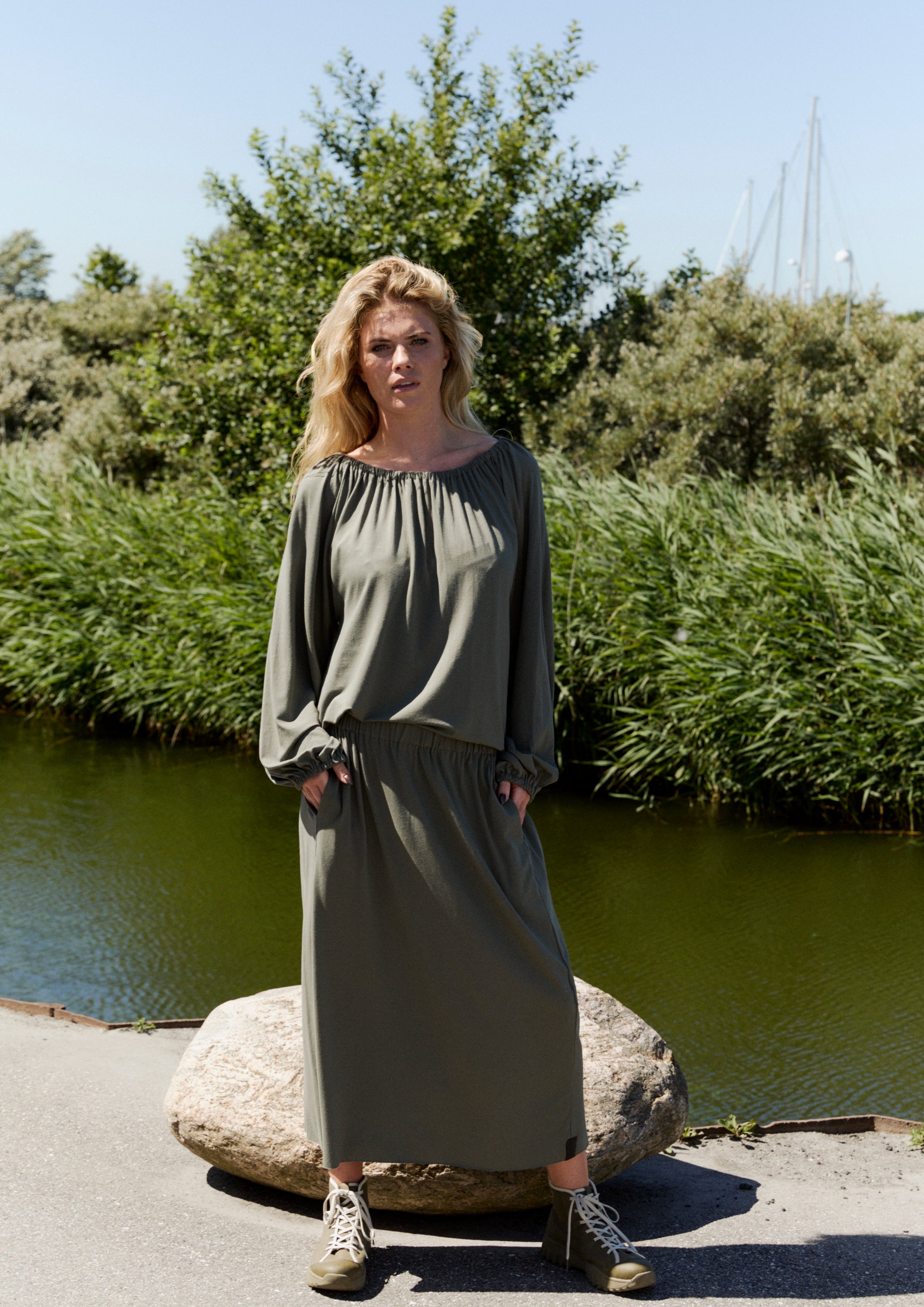 HENRIETTE STEFFENSEN COPENHAGEN ALL DAY BLUSE - 96104 BLUSER DUSTY GREEN 609