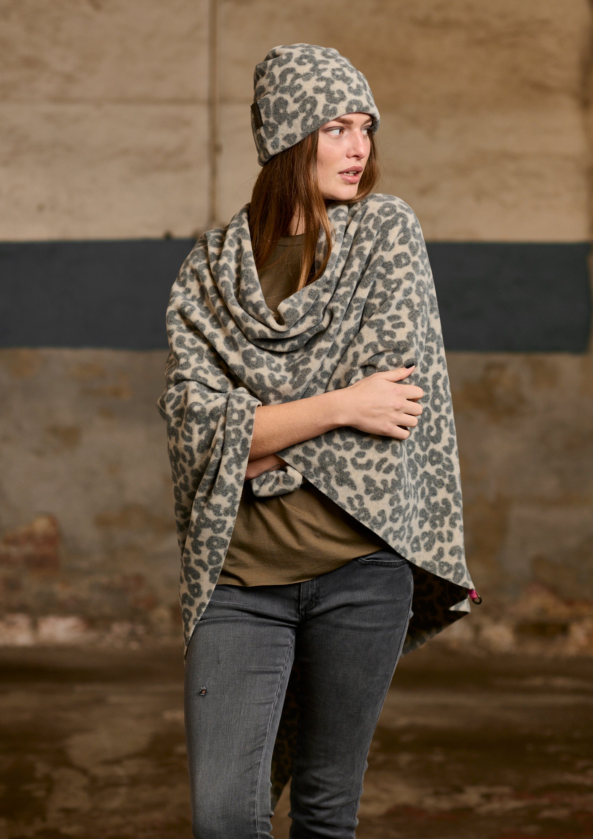 HENRIETTE STEFFENSEN COPENHAGEN EXTRA GROSSER PONCHO - 4040 PONCHOS LEOPARD pink 115