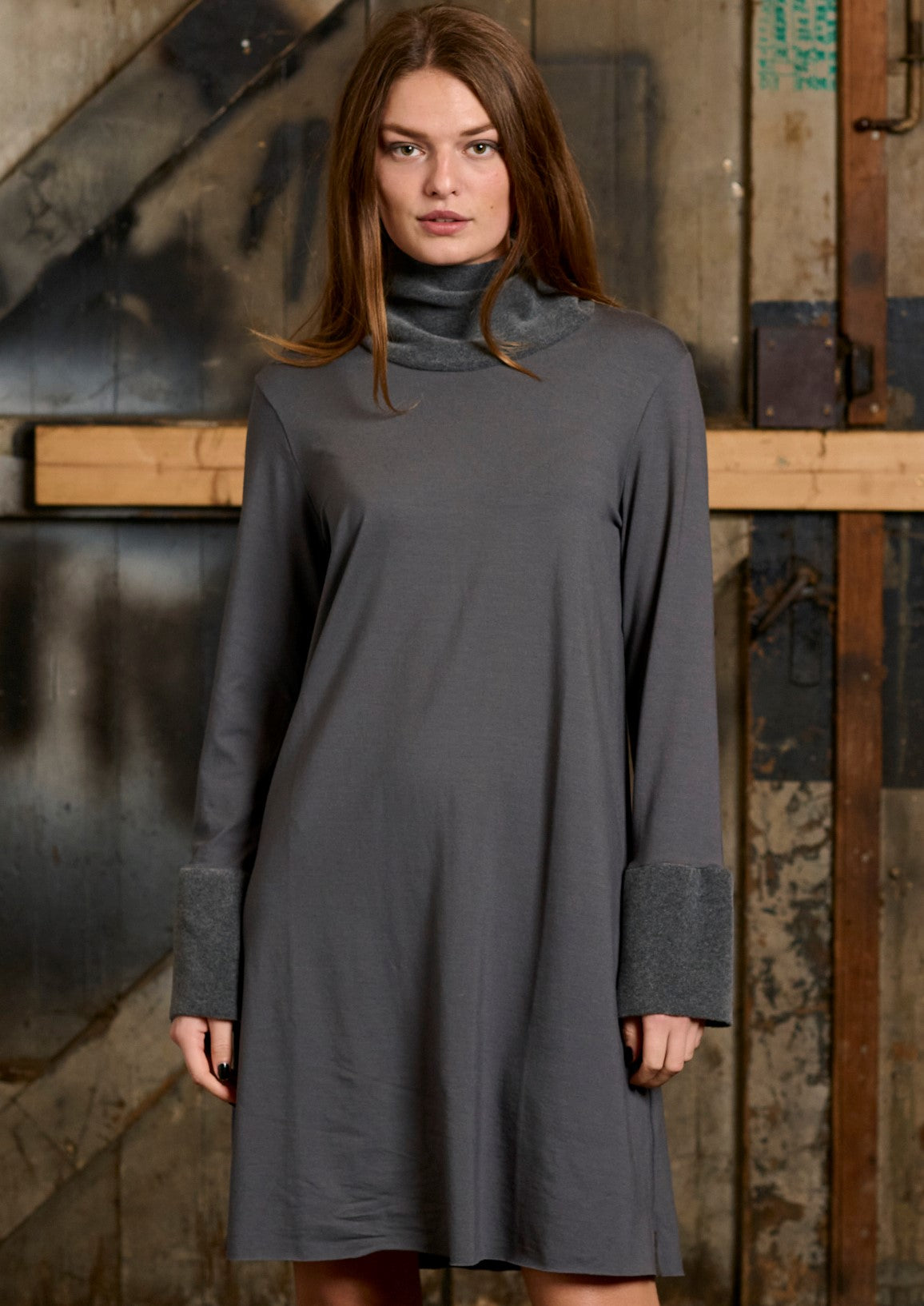 HENRIETTE STEFFENSEN COPENHAGEN KLEID MIT HOHEM AUSSCHNITT - 8021MIX KJOLER GREY/GREY 649
