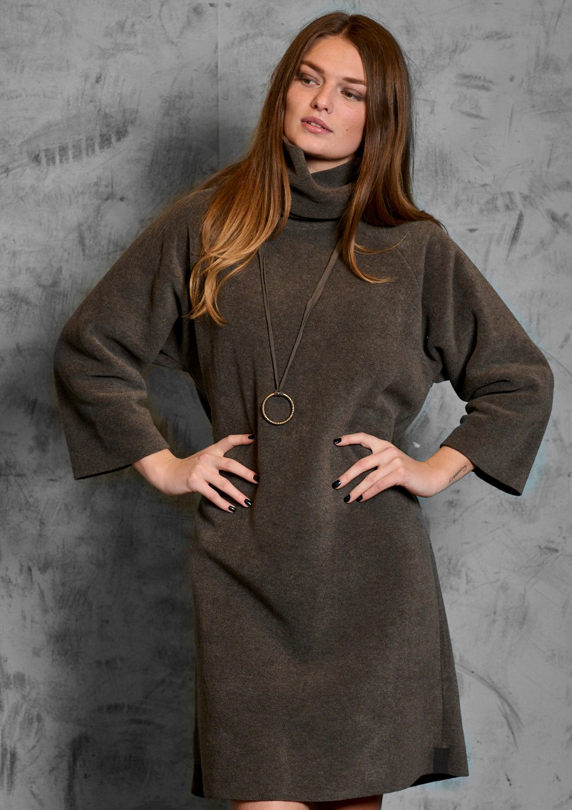 HENRIETTE STEFFENSEN COPENHAGEN KLEID MIT HOHEM HALS - 3236 KJOLER BARK 320