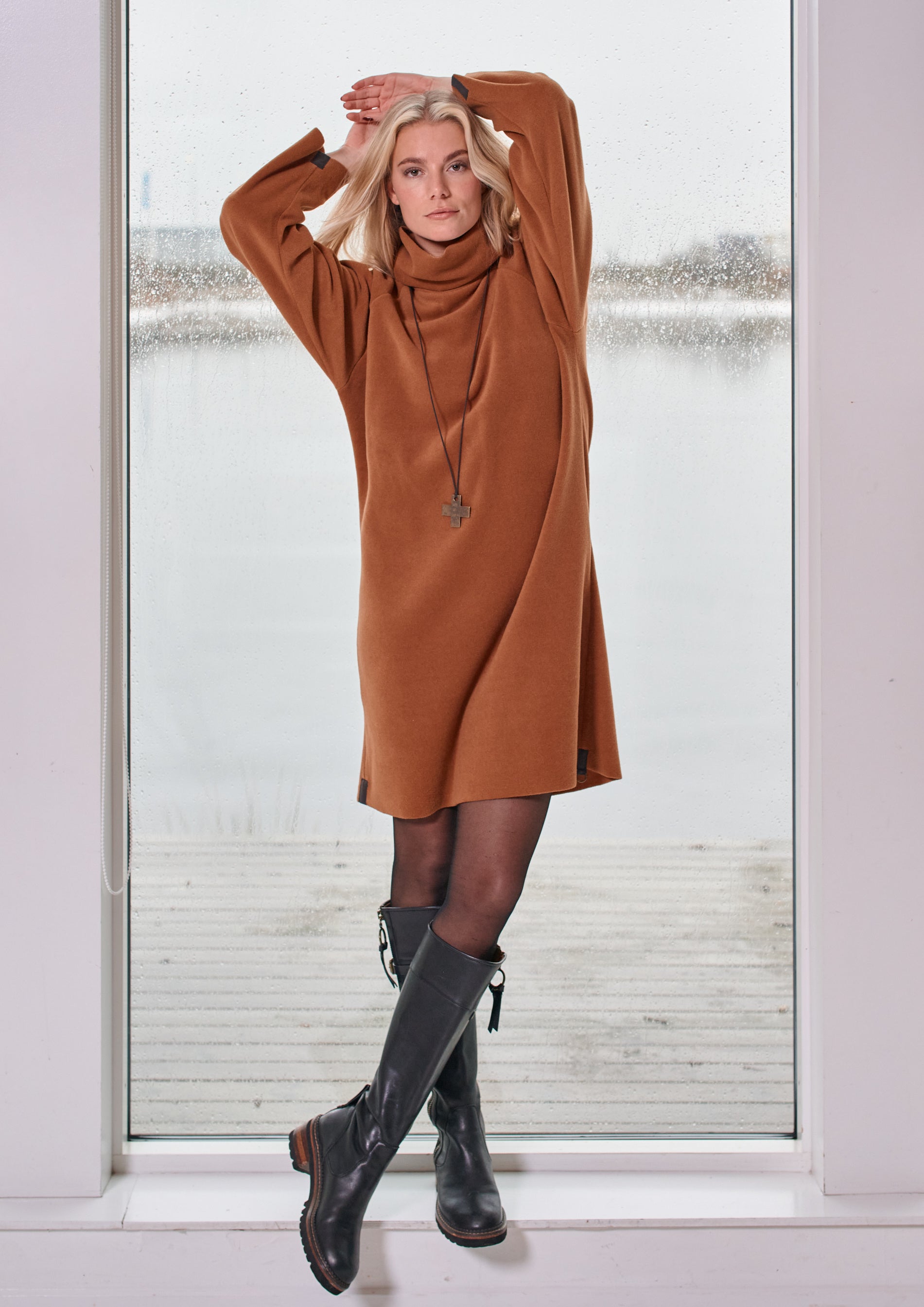 HENRIETTE STEFFENSEN COPENHAGEN KLEID MIT HOHEM HALS - 3246 KJOLER RUST 706