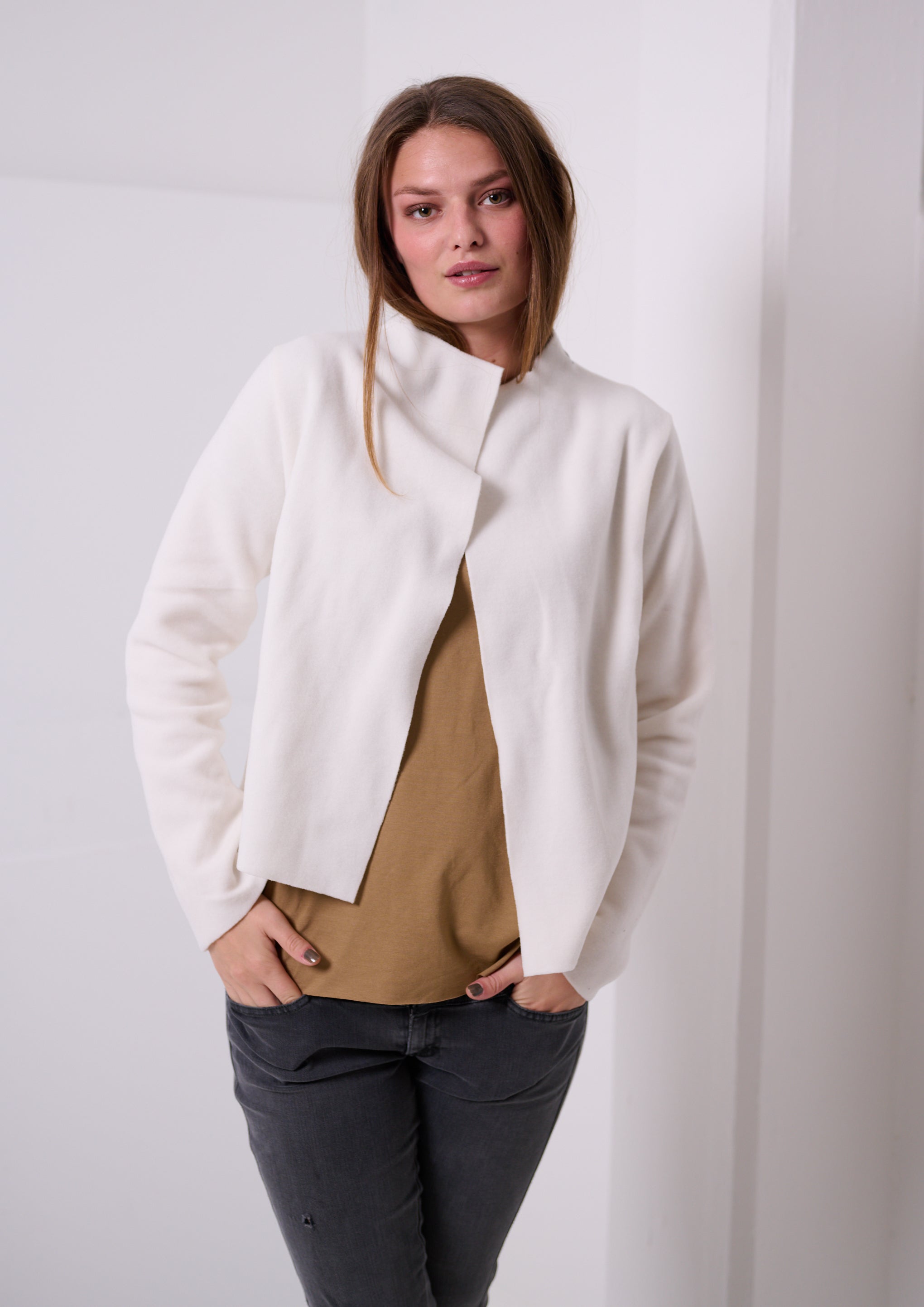 HENRIETTE STEFFENSEN COPENHAGEN KURZER CARDIGAN - 7136 CARDIGANS OFF WHITE 802