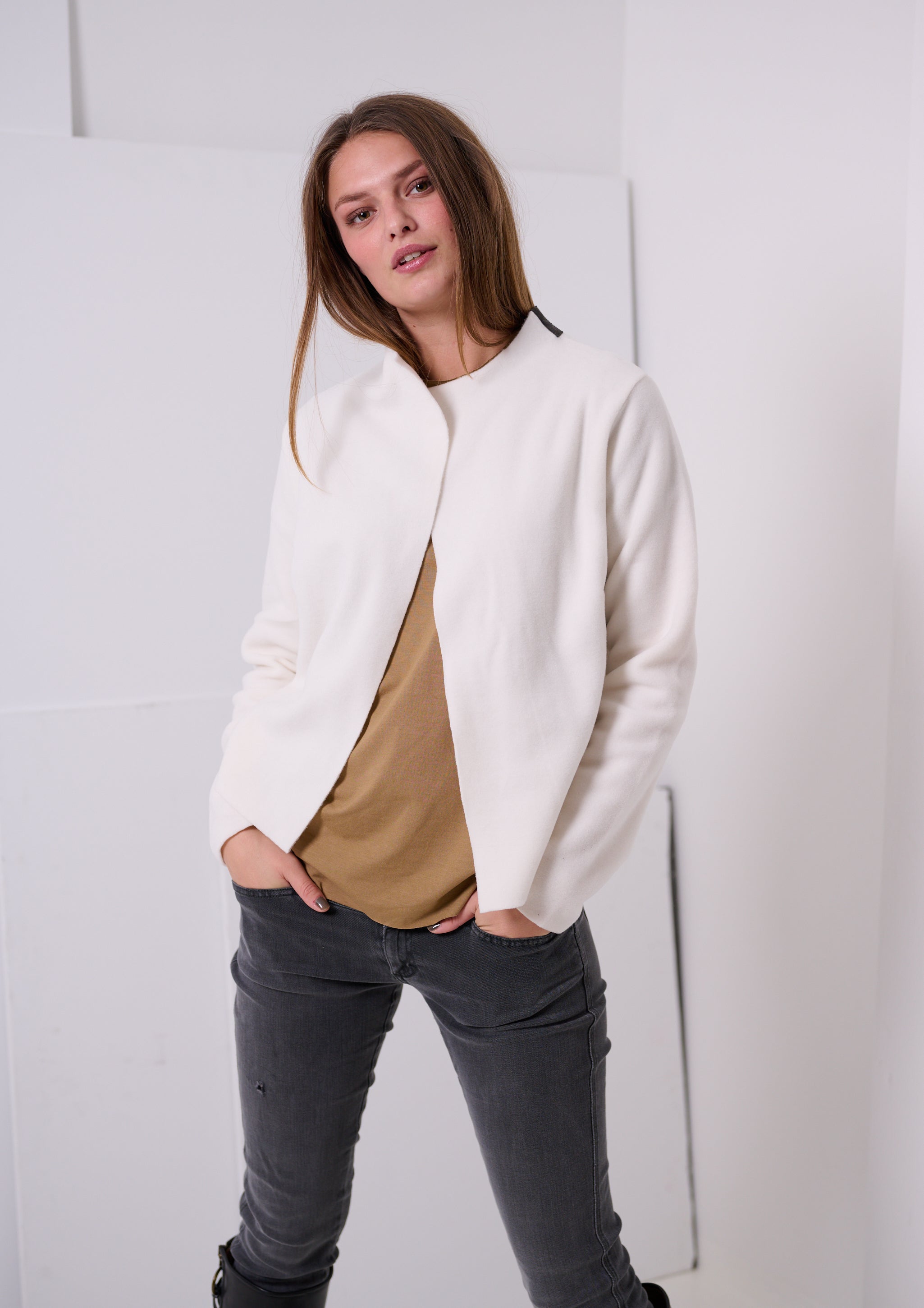 HENRIETTE STEFFENSEN COPENHAGEN KURZER CARDIGAN - 7136 CARDIGANS OFF WHITE 802
