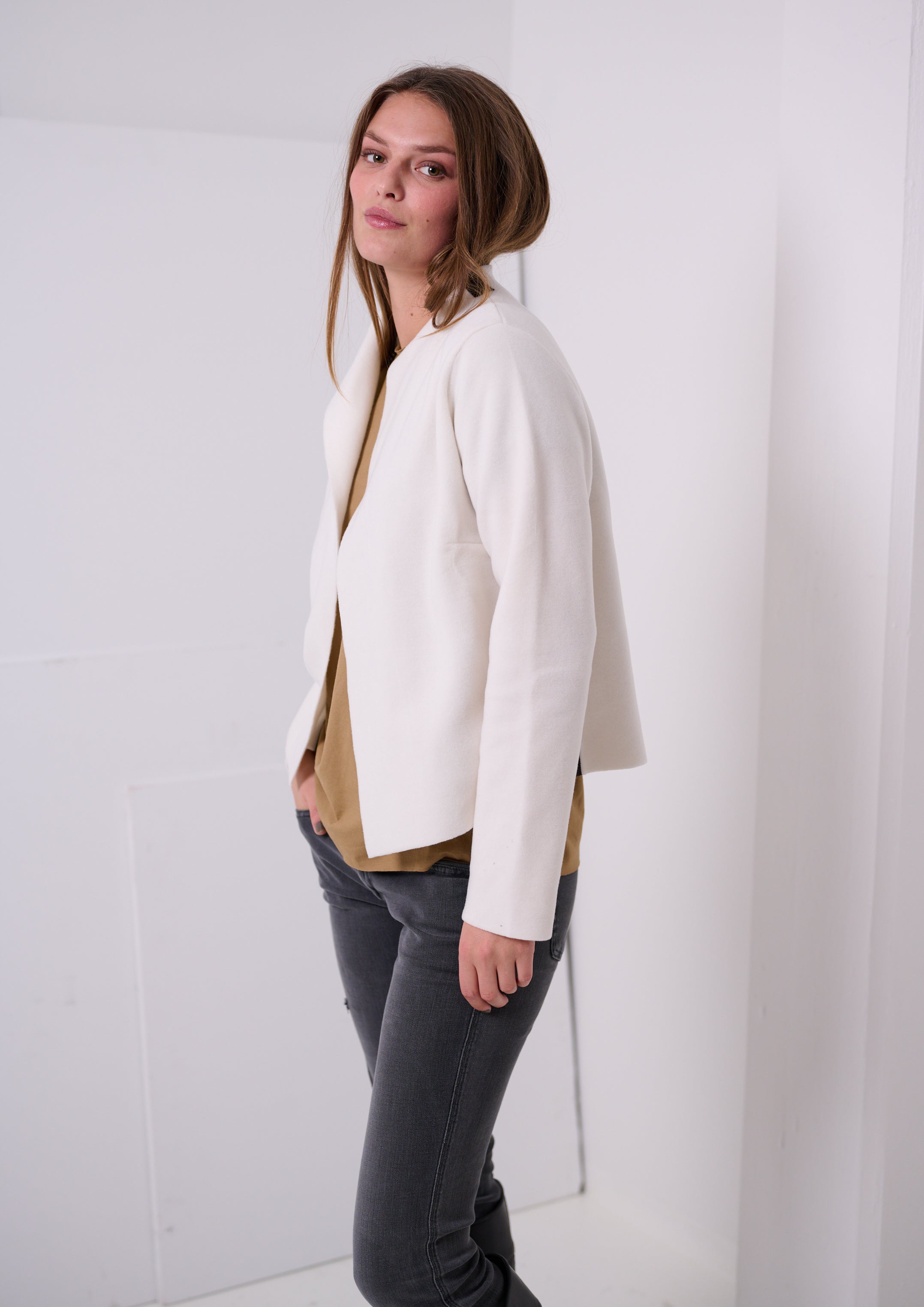 HENRIETTE STEFFENSEN COPENHAGEN KURZER CARDIGAN - 7136 CARDIGANS OFF WHITE 802