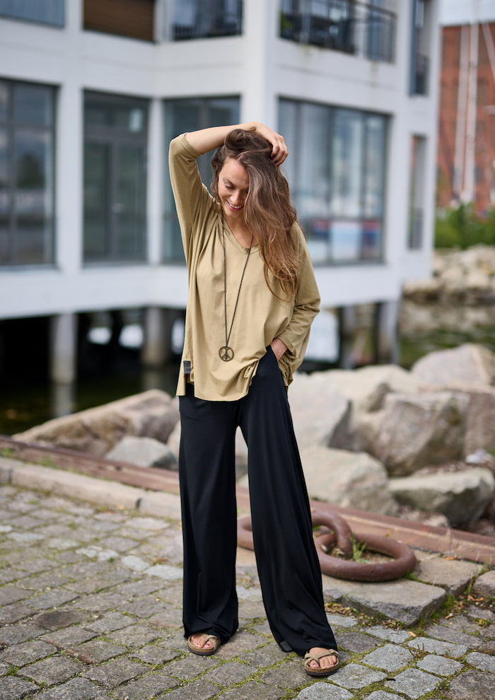 HENRIETTE STEFFENSEN COPENHAGEN OVERSIZED BLUSE V-AUSSCHNITT - 96078 BLUSER OLIVE 655