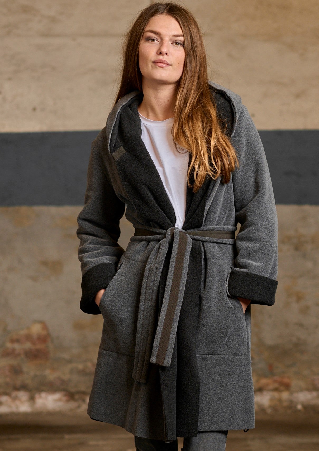 HENRIETTE STEFFENSEN COPENHAGEN REVERSIBEL MANTEL MIT KAPUZE - 7132 COATS GREY/SOFT BLACK 647