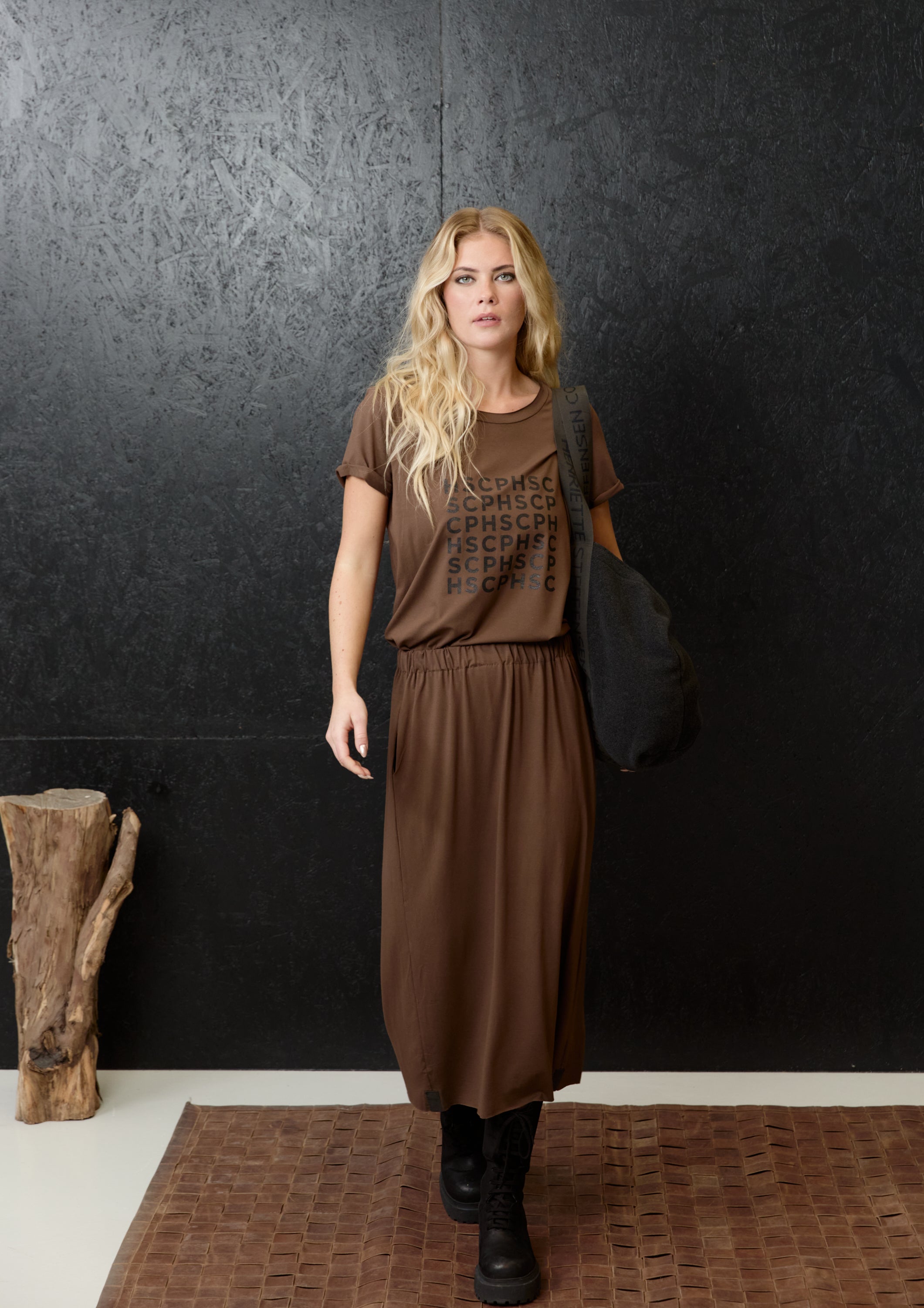 HENRIETTE STEFFENSEN COPENHAGEN ROCK MIT TASCHEN - 98065 NEDERDELE CHOCOLATE 844