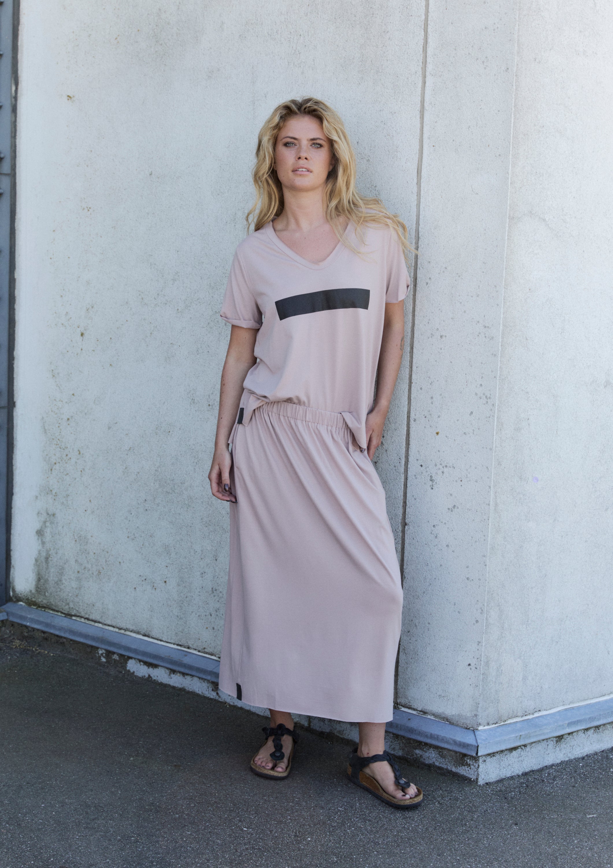 HENRIETTE STEFFENSEN COPENHAGEN ROCK MIT TASCHEN - 98065 NEDERDELE NUDE 401