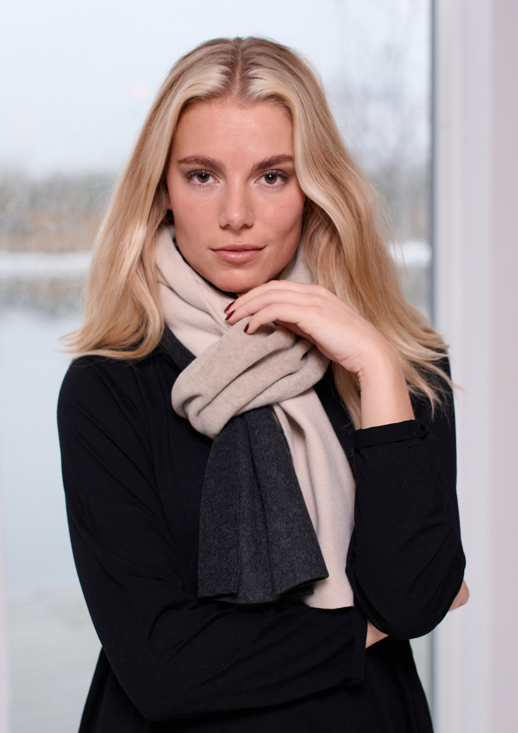 HENRIETTE STEFFENSEN COPENHAGEN SCHAL PATCH - 4094 SCARFS SOFT BLACK/SAND/KIT 117