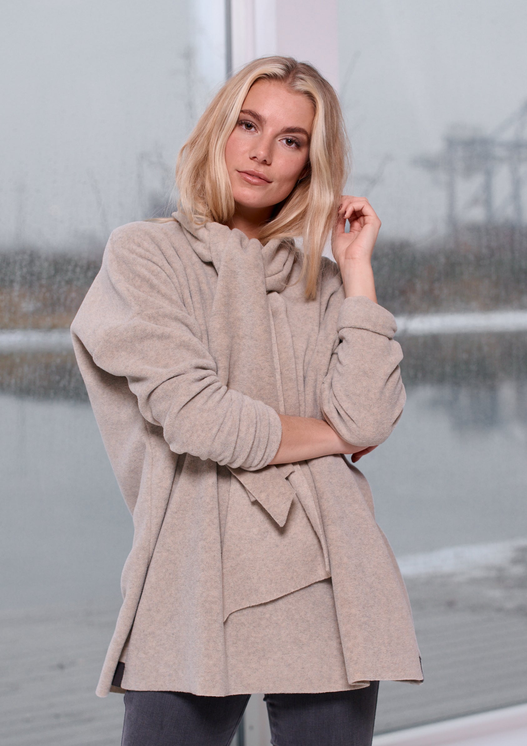 HENRIETTE STEFFENSEN COPENHAGEN SWEATER MIT SCHAL - 1338 BLUSER SAND 805