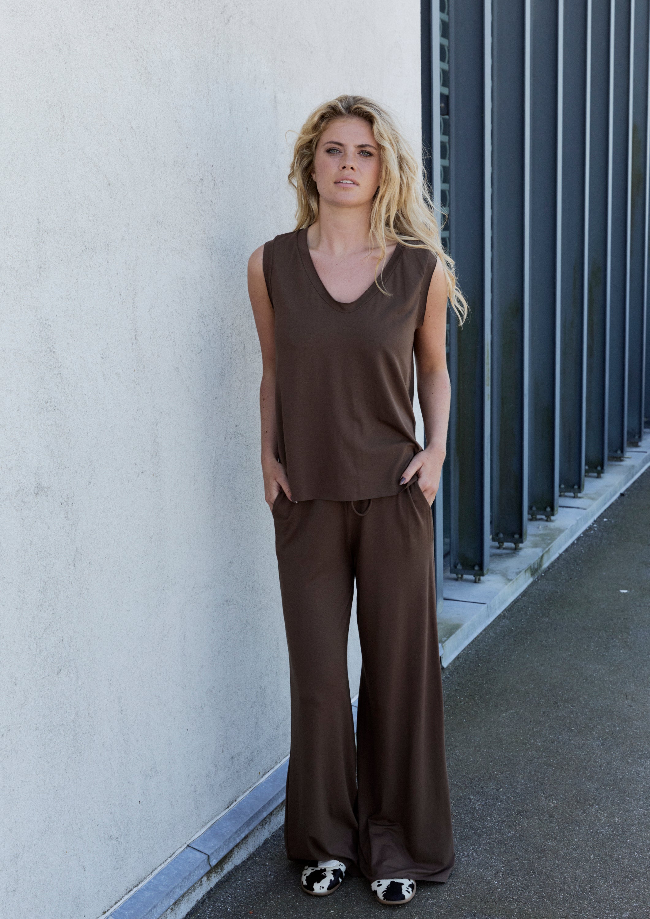 HENRIETTE STEFFENSEN COPENHAGEN TOP V-AUSSCHNITT - 960102 T-SHIRTS CHOCOLATE 844