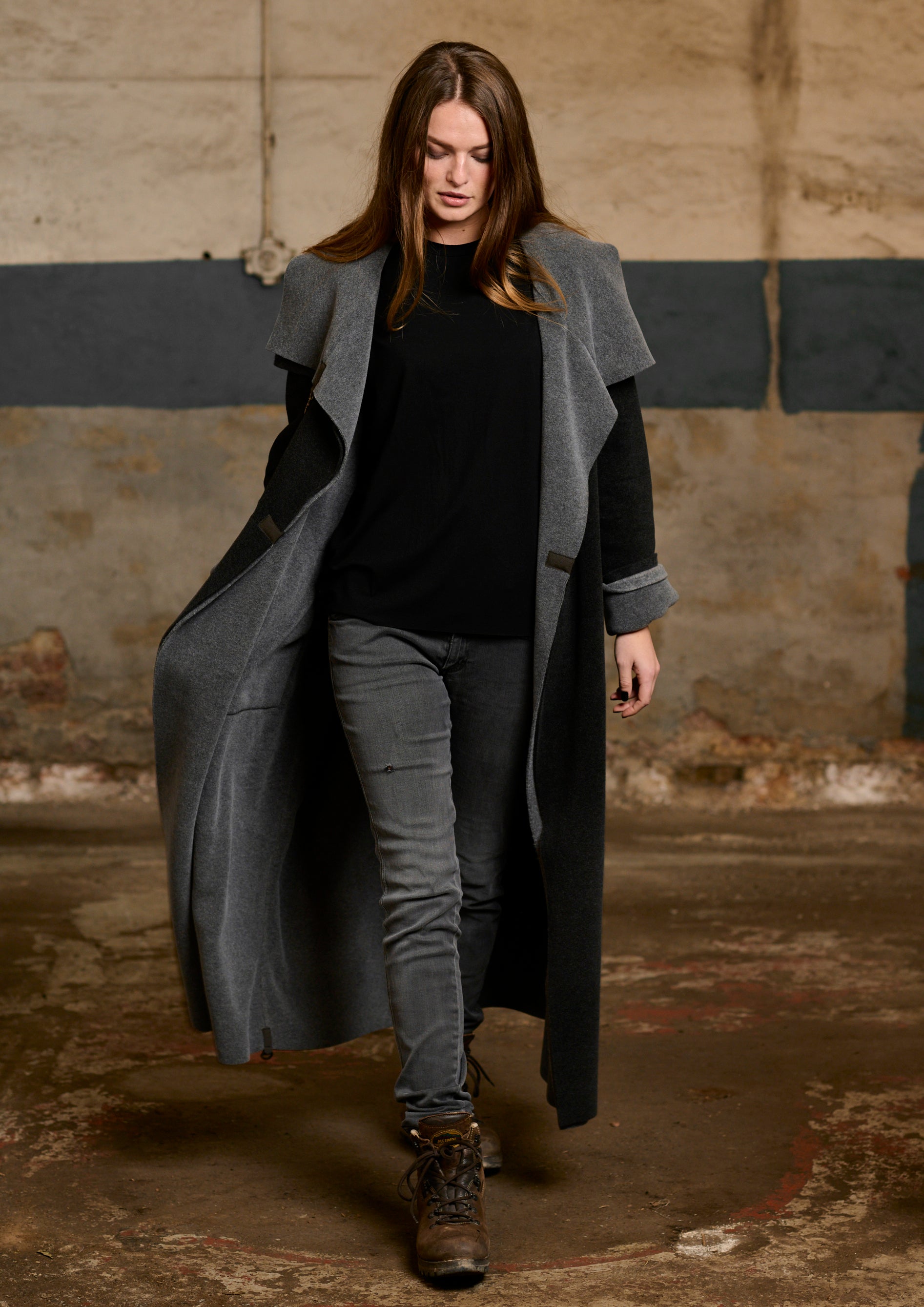 HENRIETTE STEFFENSEN COPENHAGEN TRENCHCOAT AUS DOPPELLAGIGEM FLEECE - 7145 COATS GREY/SOFT BLACK 647