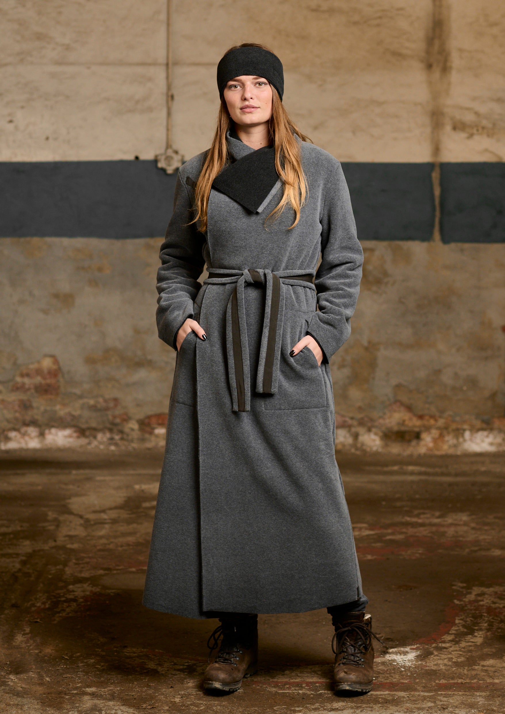 HENRIETTE STEFFENSEN COPENHAGEN TRENCHCOAT AUS DOPPELLAGIGEM FLEECE - 7145 COATS GREY/SOFT BLACK 647