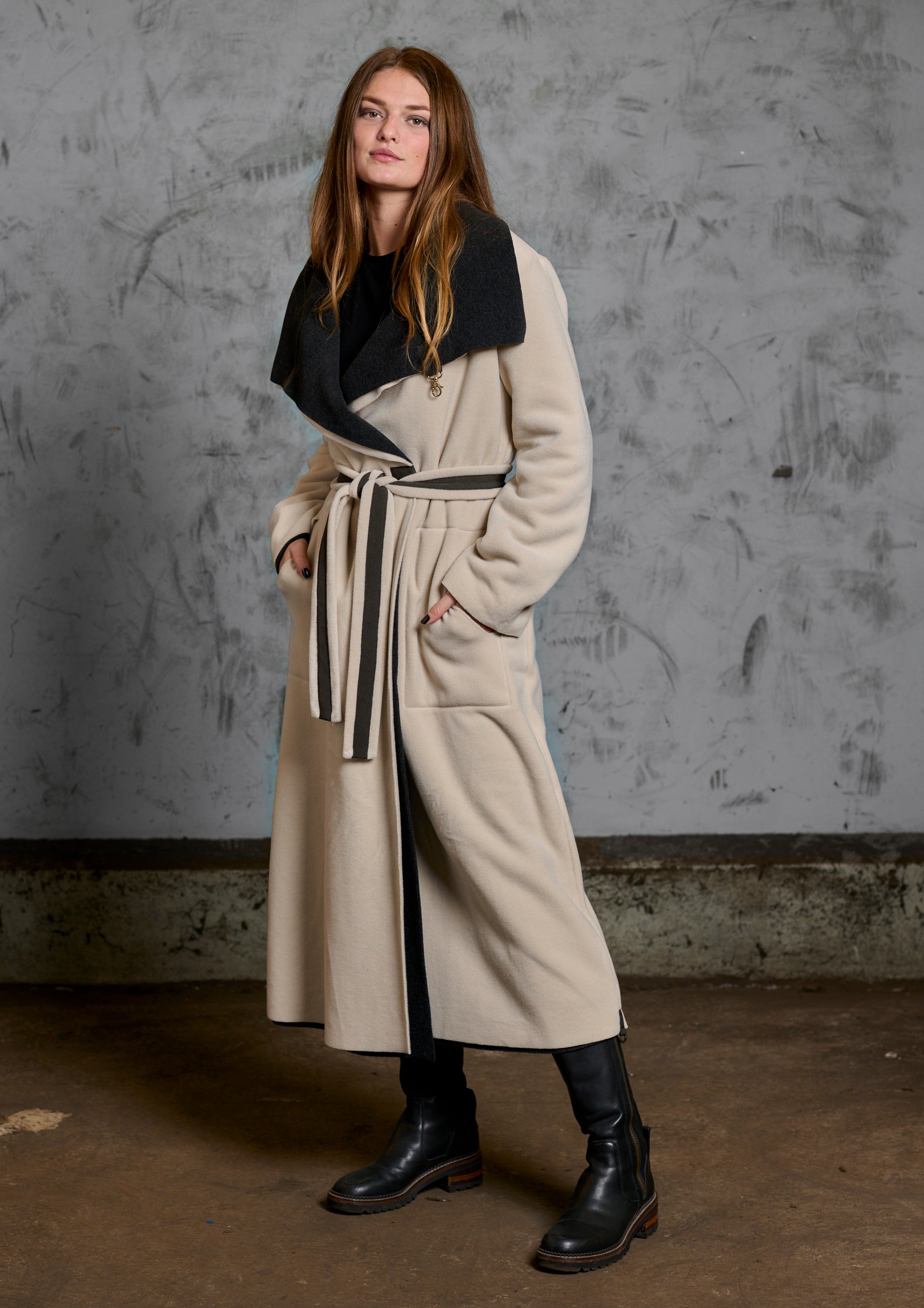 HENRIETTE STEFFENSEN COPENHAGEN TRENCHCOAT AUS DOPPELLAGIGEM FLEECE - 7145 COATS KIT/SOFT BLACK 642