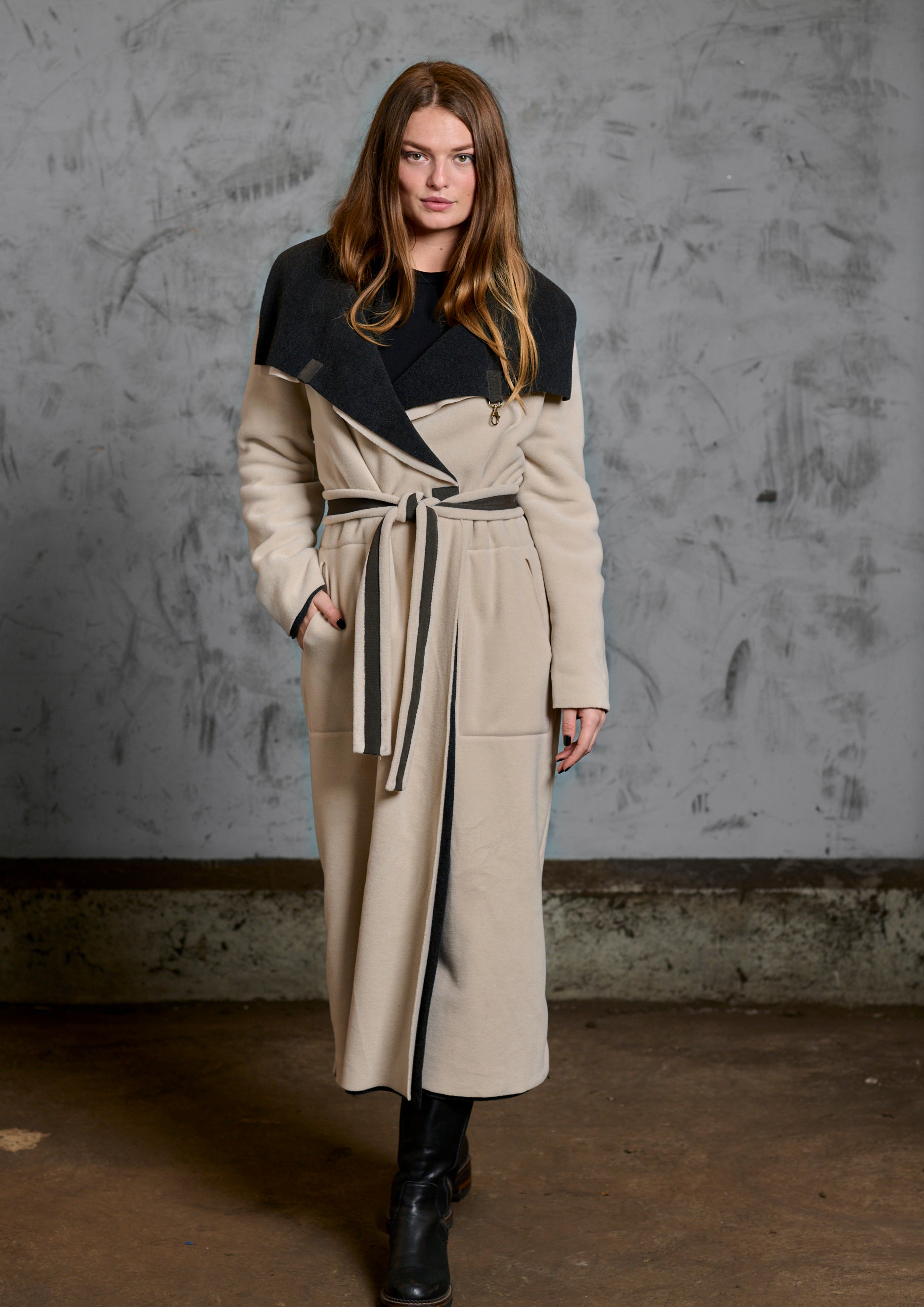 HENRIETTE STEFFENSEN COPENHAGEN TRENCHCOAT AUS DOPPELLAGIGEM FLEECE - 7145 COATS KIT/SOFT BLACK 642