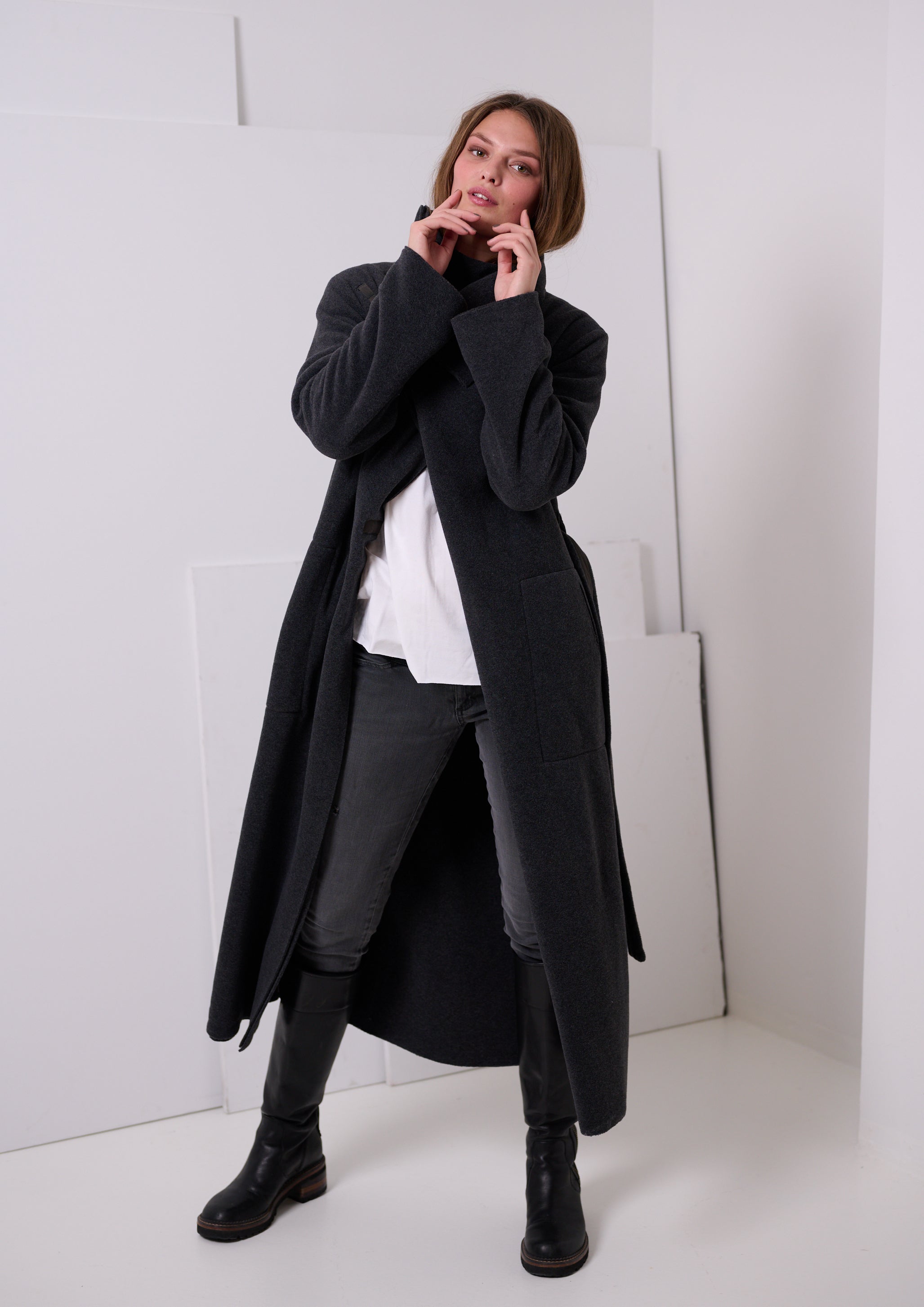 HENRIETTE STEFFENSEN COPENHAGEN TRENCHCOAT AUS DOPPELLAGIGEM FLEECE - 7145 COATS SOFT BLACK 914