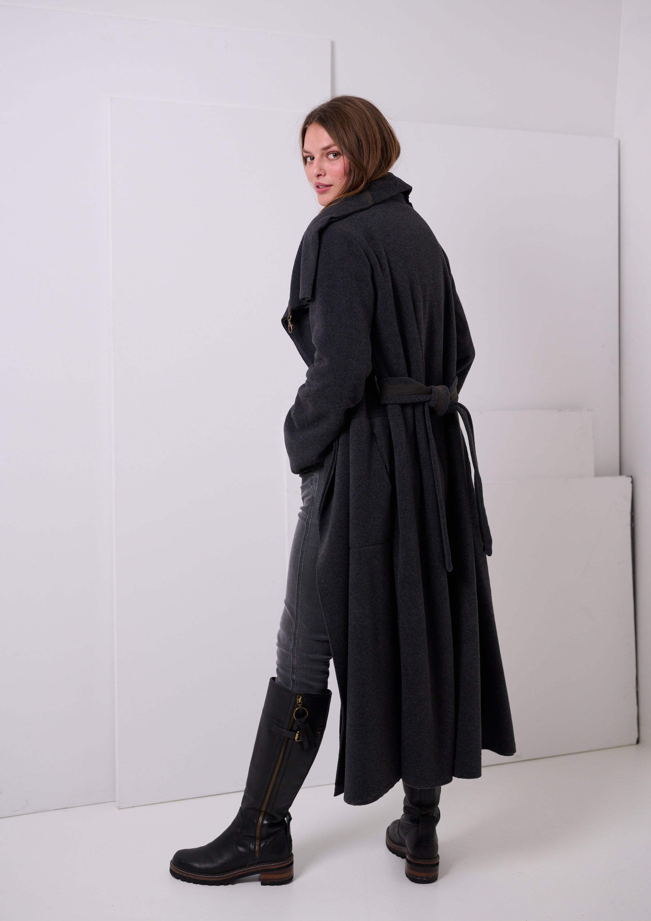 HENRIETTE STEFFENSEN COPENHAGEN TRENCHCOAT AUS DOPPELLAGIGEM FLEECE - 7145 COATS SOFT BLACK 914
