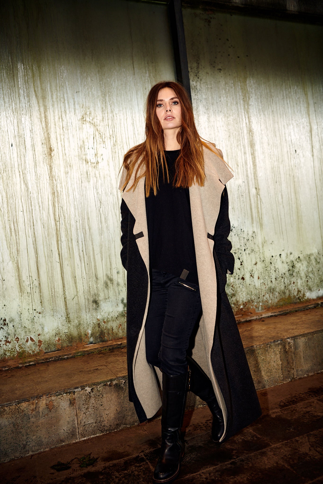 HENRIETTE STEFFENSEN COPENHAGEN TRENCHCOAT AUS DOPPELLAGIGEM FLEECE - 7145 COATS SOFT BLACK/SAND 452
